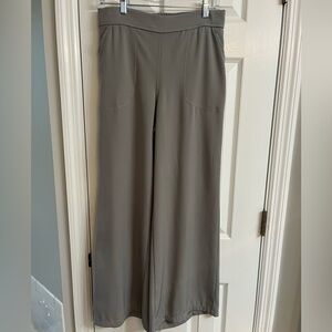 Max studio wide leg trouser, size M, light gray ( as in the measurement pics)